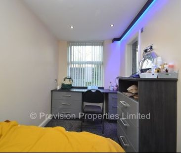 4 Bedroom Flats in Leeds - Photo 3