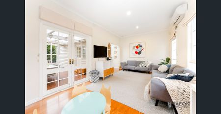 Welcoming family home in peaceful yet central location - Photo 2