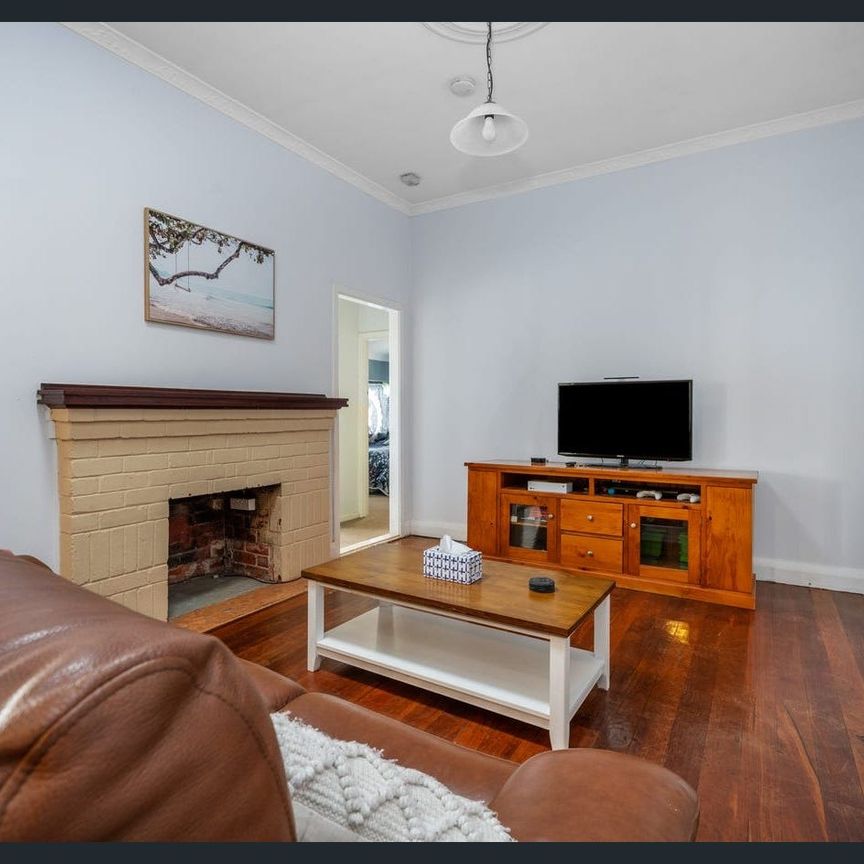 Beautiful 4x1 Home in Piccadilly - Photo 1