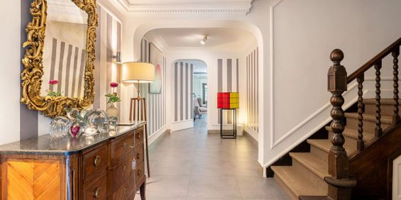 Herenhuis te huur in Ukkel voor € 5.000 met 5 slaapkamers - Photo 3