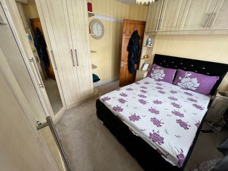 The Vale, Hounslow - Photo 5