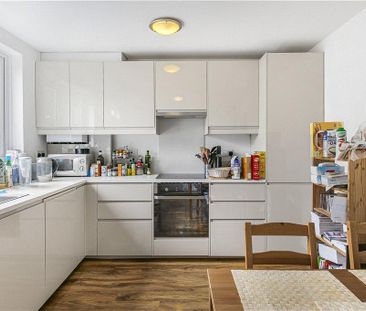 3 bedroom end of terrace house to rent - Photo 6