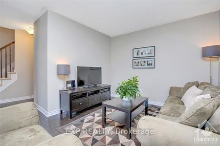 For Lease - 220 CAYMAN Road, Stittsville - Munster - Richmond, Ontario - Photo 3