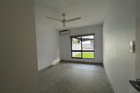 1/9 Havelock Street - Photo 2