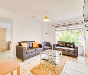 6 bedroom house to rent - Photo 1