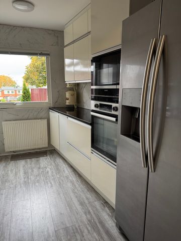 Sandeslättskroken, Angered - Photo 4