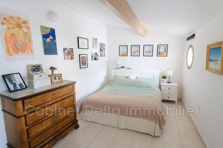 Location Appartement 3 pièces 83m² SANARY SUR MER 83110 - Photo 2