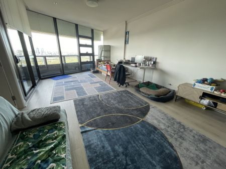 Stunning 1-Bedroom Apartment With View For Lease - Photo 2