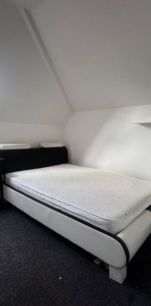 1 Bed Flat, Denzil Avenue, SO14 - Photo 1