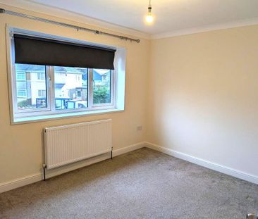 4 bedroom semi-detached house to rent - Photo 5