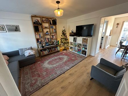 3 Bed Semi-Detached House, Telary Close, L5 - Photo 2