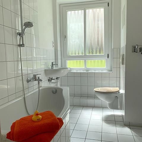 2-Rwhg. mit Balkon, Tageslichtbad u. Blick in´s Grüne im liebevoll san. Altbau - Foto 1