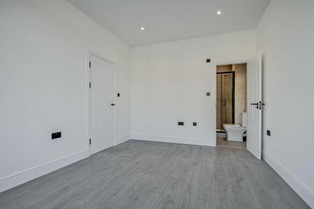 3 bedroom apartment to rent - Photo 3
