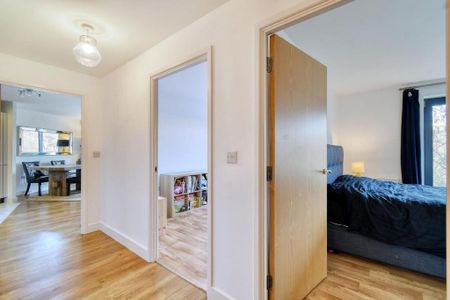 2 bedroom flat to rent - Photo 2