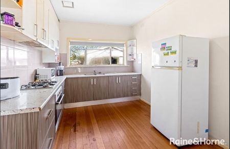 Centrally located! - Photo 3