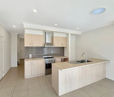 🏡 4-Bedroom Townhouse in Wollert - Photo 5