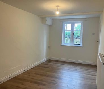 2 bedroom semi-detached house to rent - Photo 3