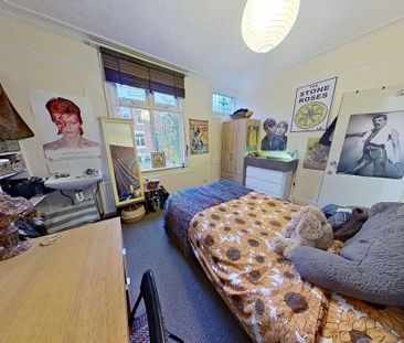 Ash road , Headingley - Photo 6