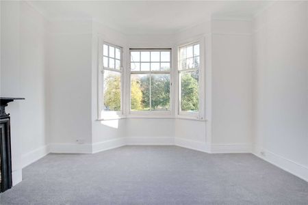 A lovely and bright two bedroom flat in the heart of Wandsworth. - Photo 5