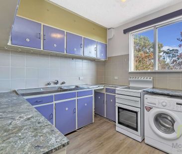 Charming Two-Bedroom Apartment - Photo 6