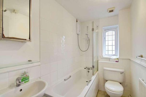 Rockall Court, Berkshire, Langley, SL3 - Photo 1