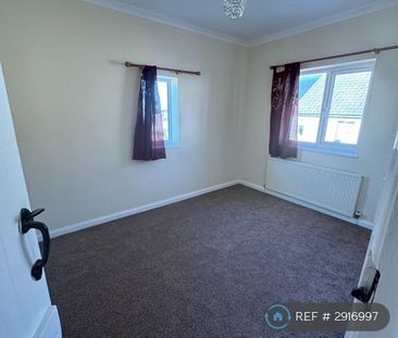 2 bedroom end of terrace house to rent - Photo 3