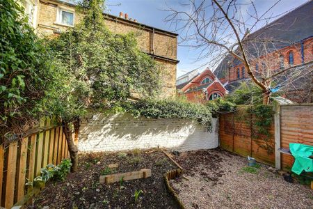 1 bedroom flat to rent - Photo 5