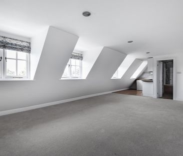 Flat to rent - Crooms Hill, London, SE10 - Photo 4