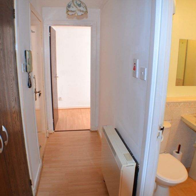 1 Bedroom Property To Rent - Photo 1