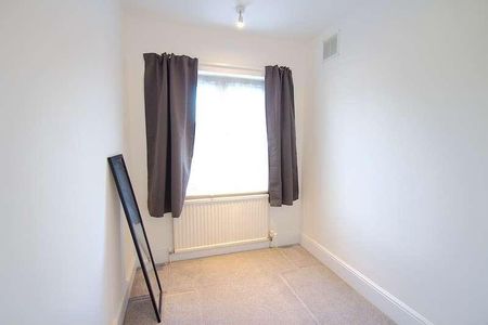 Cambridge Road, North Harrow, HA2 - Photo 4