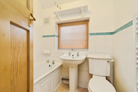 Burley Wood Crescent, Leeds - Photo 5