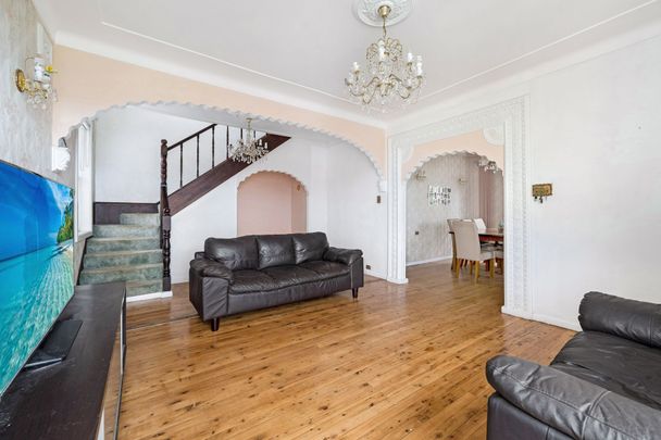 Large Family House - 6-month lease only - Photo 1