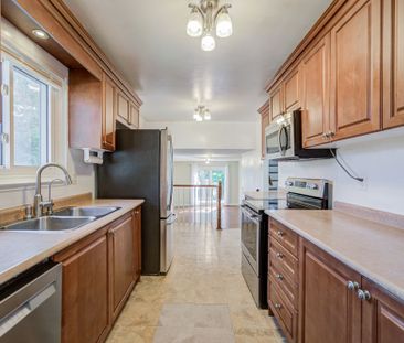 For Lease - 1403 Glen Rutley Circle, Mississauga, Ontario - Photo 3