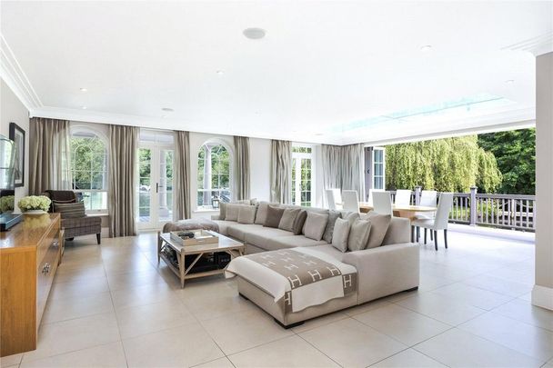 6 bedroom detached house to rent - Photo 1