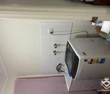 Spacious 3 bedroom house in great location - Photo 4