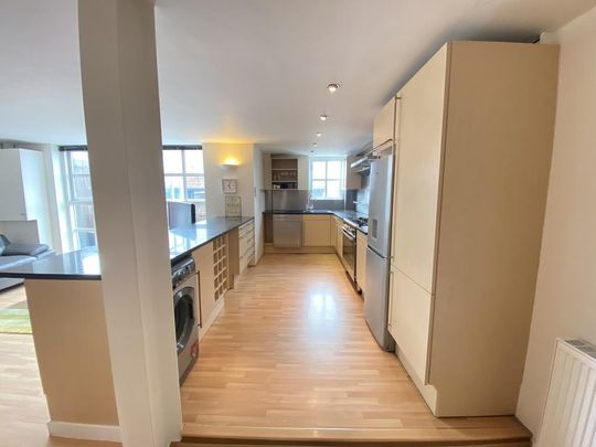 2 bedroom penthouse to rent - Photo 1