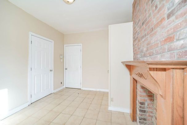 For Lease - 243 Montrose Avenue, Toronto, Ontario - Photo 1