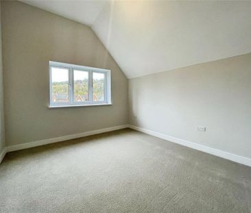 2 bedroom penthouse to rent - Photo 4