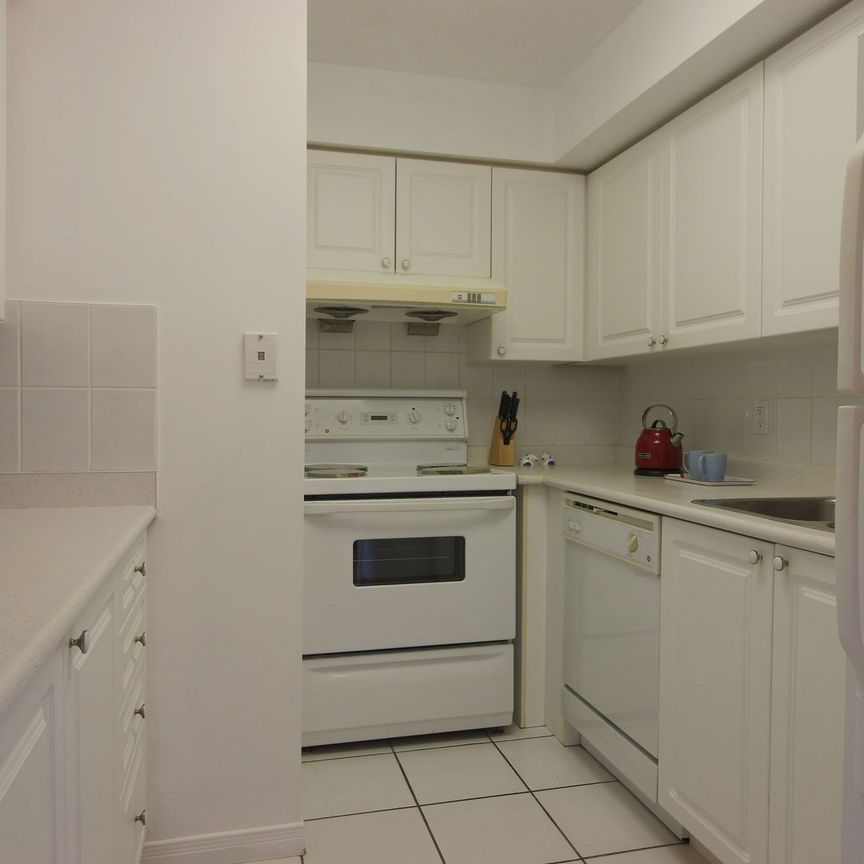 For Lease - 8 Hillcrest Avenue Unit# 2210, Toronto, Ontario - Photo 1