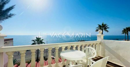 Beachfront Townhouse in Playa Paraiso, Manilva - Photo 4