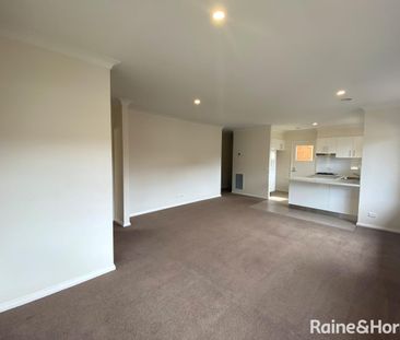 Central and Modern Two Bedroom Villa - Photo 1