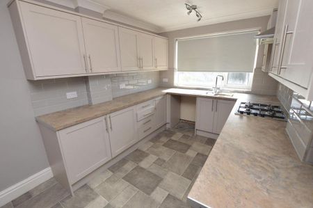 3 bedroom detached house to rent - Photo 4