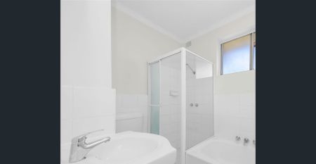 Top-Floor Renovated 2-Bedroom Unit in a Quiet, Convenient Location - Photo 5