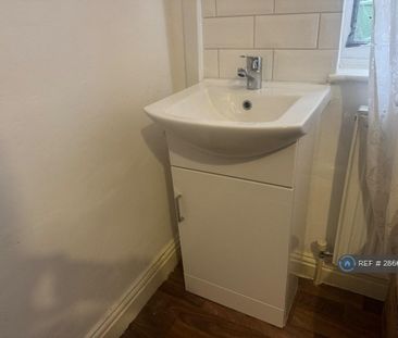 4 bedroom terraced house to rent - Photo 6