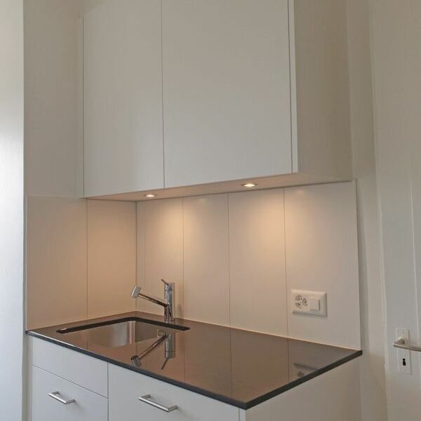 quiet, bright apartment with balcony - Photo 1