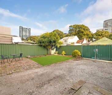 TERRACE WITH HUGE GARAGE | WALK TO GREEN SQUARE RAILWAY STATION! - Photo 6