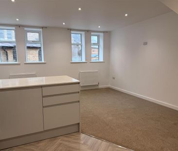 2 bedroom maisonette to rent - Photo 2