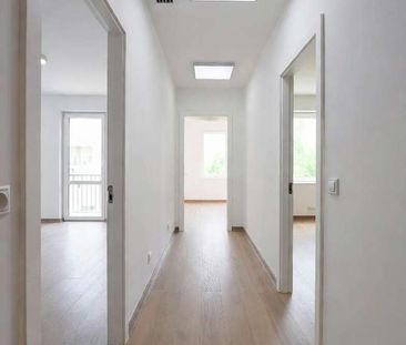 *Exklusive 2,5-Zimmer-Wohnung mit großem Balkon in bester Lage von ... - Foto 1