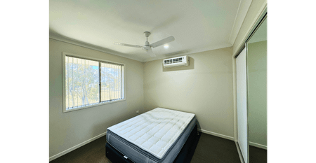 MODERN & SPACIOUS 3 BEDROOM, 2-BATHROOM TOWNHOUSE TO RENT! LOW MAINTENANCE - Photo 4