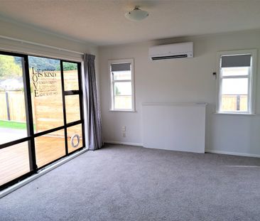 Wainuiomata Living - Photo 4